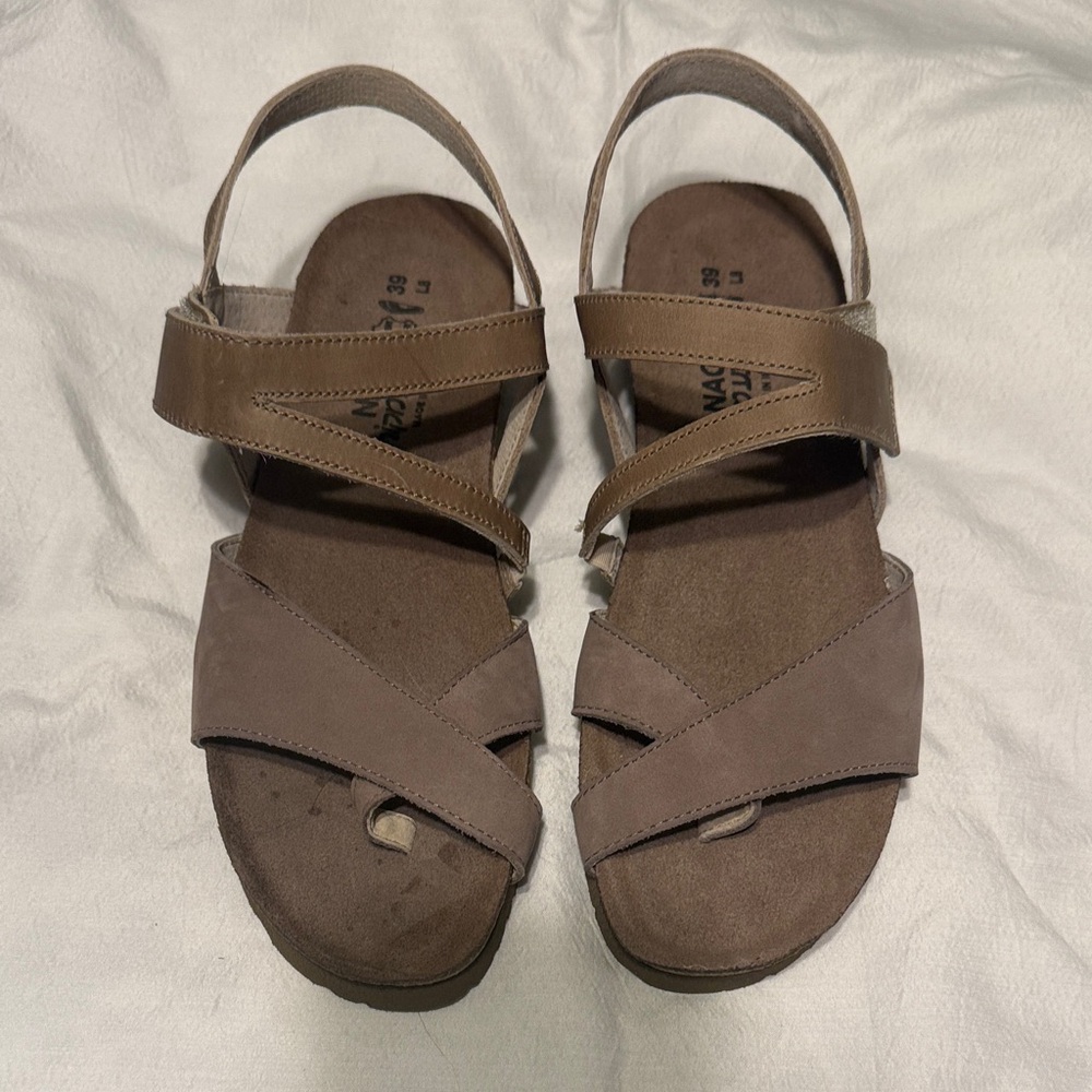 Naot Women's Kayla Stone Sandals Size 8 Nubuck Stone Unworn